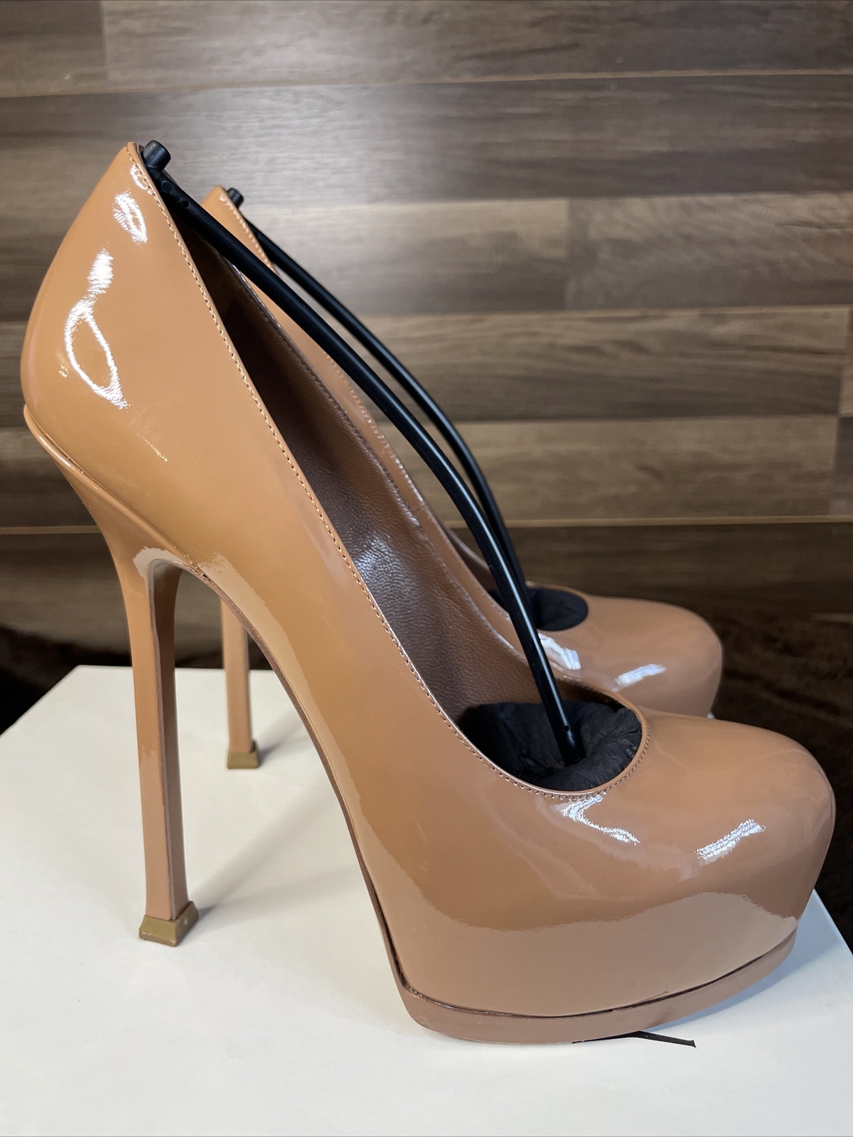 YVES SAINT LAURENT VITELLO VERNICE SOFT DÉCOLLETÉ NUDE TAGLIA 37 5