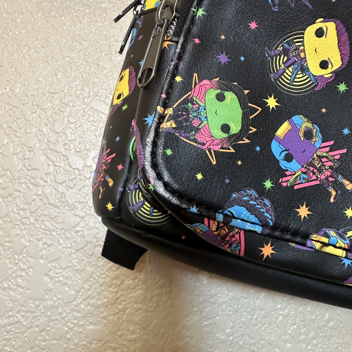 Funko POP Marvel: The Infinity Saga BLACKLIGHT Mini Backpack Neon  display picture 1