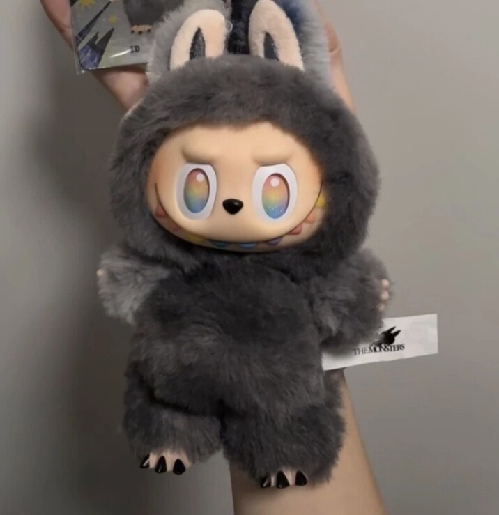 【未開封破れなし美品】THE MONSTERS Big into Energy Labubu Big Into Energy Series V3 (Single) Blind Box The