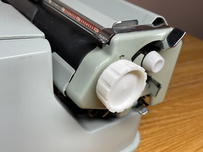 White Right Knob Replacement for Hermes 3000/Media 3 Portable Typewriters