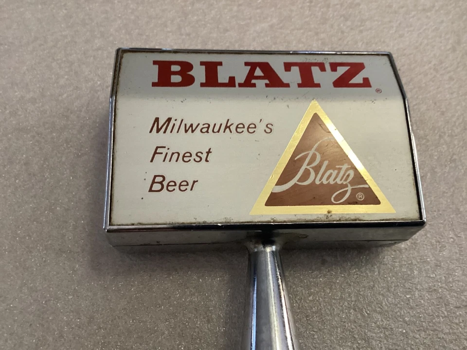 VINTAGE BLATZ METAL TAP HANDLE - Image 2 of 4