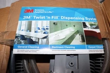 3M Dilution Control Dispenser Twist 'n Fill Cleaning Chemical Dispenser