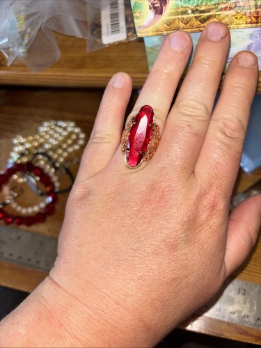 Size 8 Vintage Cocktail Ring - Picture 5 of 5