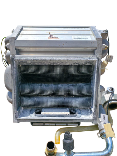 Intercambiador de calor Buderus Logamax plus GB142-24 G20 - Imagen 15 de 15