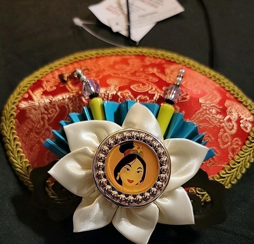 NUEVO CON ETIQUETAS Parques Disney Mulan Fascinator Dapper Days Juegos con disfraces Disneybounding - Imagen 2 de 9