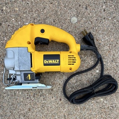 DEWALT DW317K Compact Corded Electric Jigsaw Kit with Bag for Wood