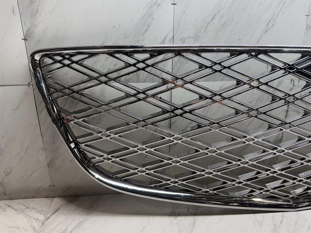 2022 2024 HYUNDAI GENESIS GV70 GRILLE ASSEMBLY OEM FRONT CENTER