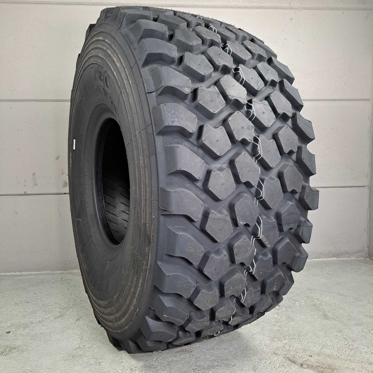24R21 (605/70R21) Michelin XZL | eBay