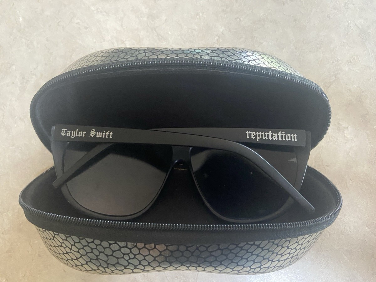 Official Taylor Swift Reputation Stadium Tour Silver Snake  display picture 2