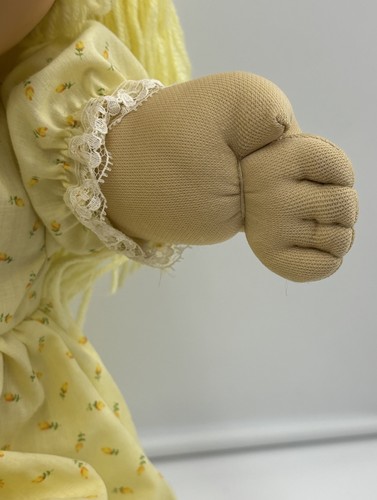 Vintage 1983 Cabbage Patch Girl – Signed Coleco, Original Dress, Mint - Picture 4 of 11