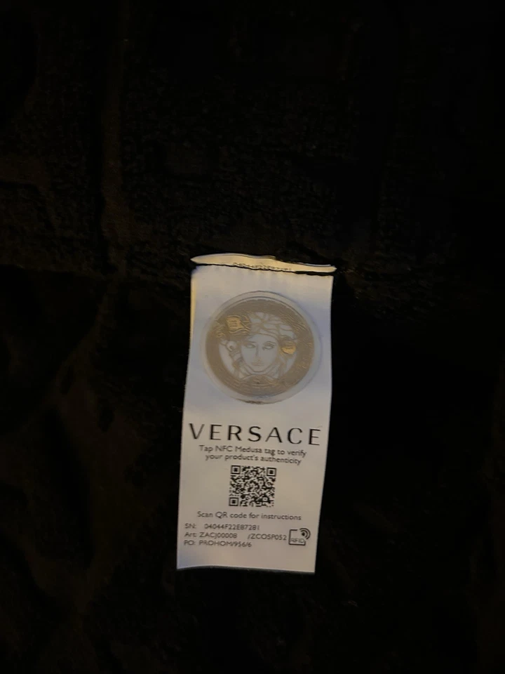 Bata Versace negra M con cinturón Foto 3 de 4