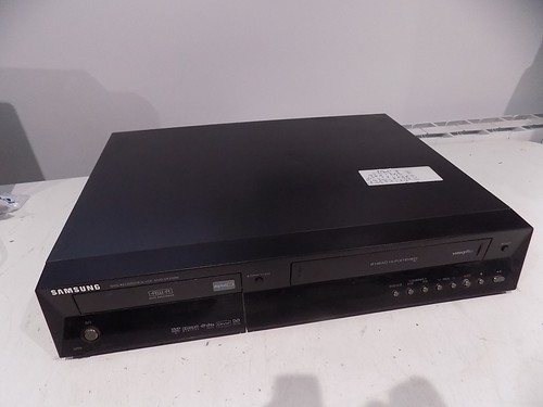 Samsung DVD-VR350M Registratore DVD Videoregistratore Combo Nero DIFETTOSO Venduto come RICAMBI/PARTI - Foto 4 di 9