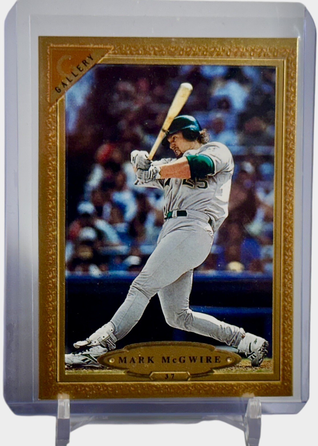 1997 Topps Gallery   Mark McGwire Oakland Athletics Card#37 W/Top Loader