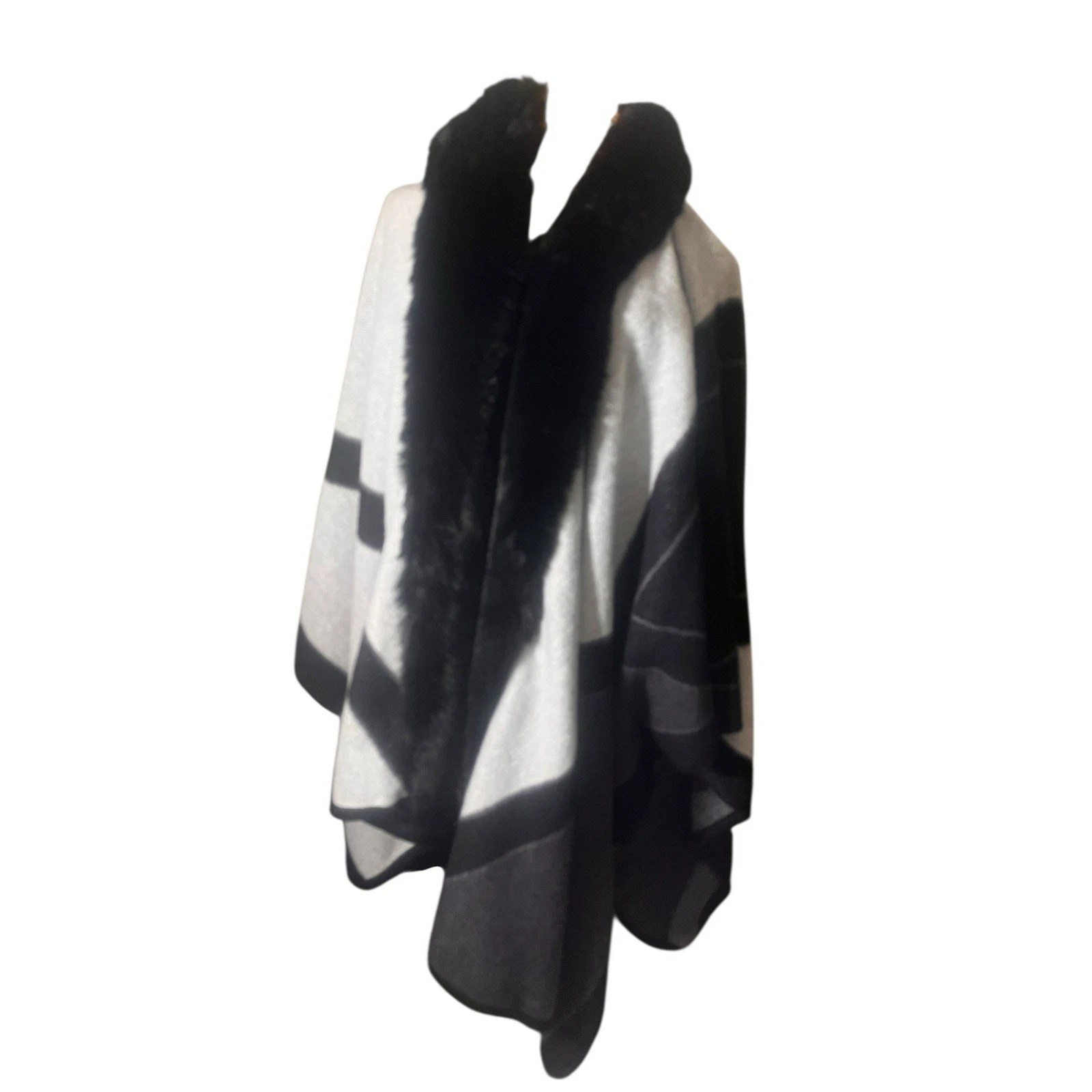 Coco + Carmen Fur Trimmed White Black and Gray Geometric Poncho Wrap