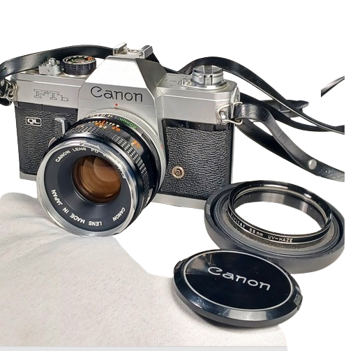 Canon FTb Film Camera / Zoom Lens FD 50MM 1:1.8 / Vivitar 55 mm UV