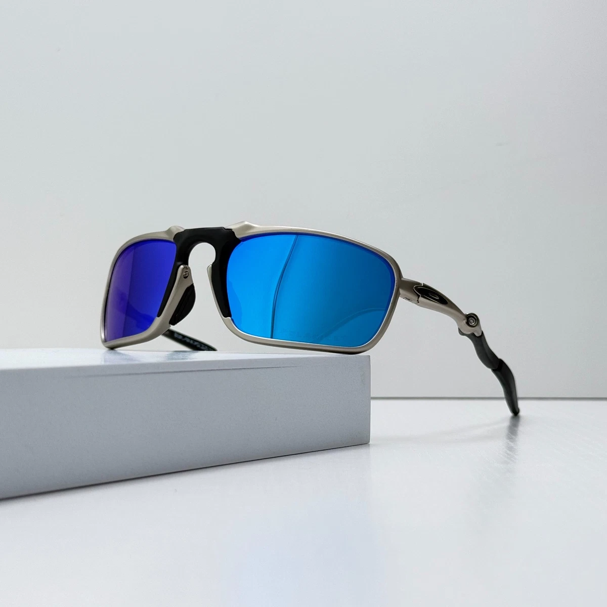 Preços baixos em Óculos de sol Oakley Badman para Homens | eBay