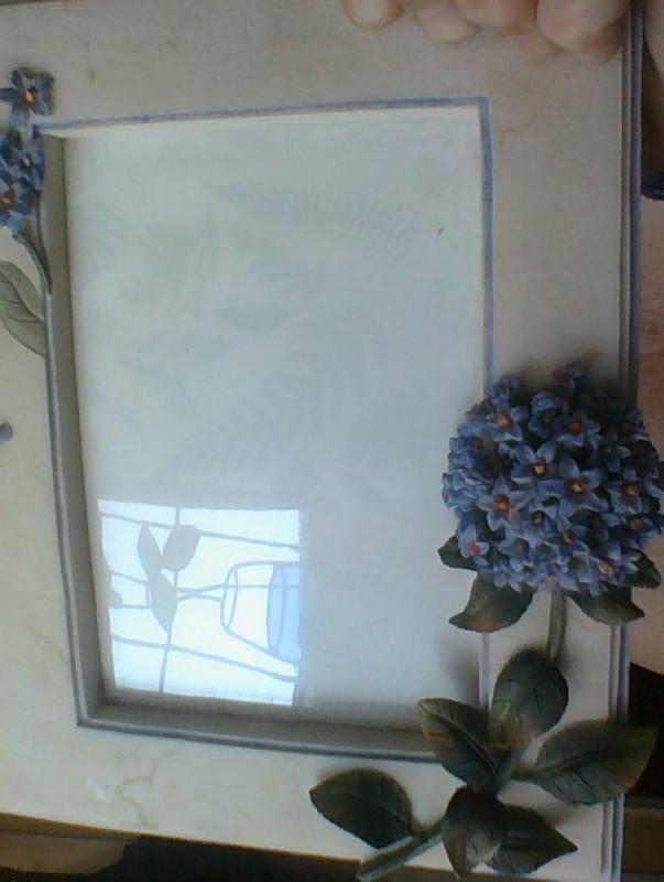 Hydrangea 3-D Flowers Free Standing Picture Frame Handpainted 9x7" Spring Pretty