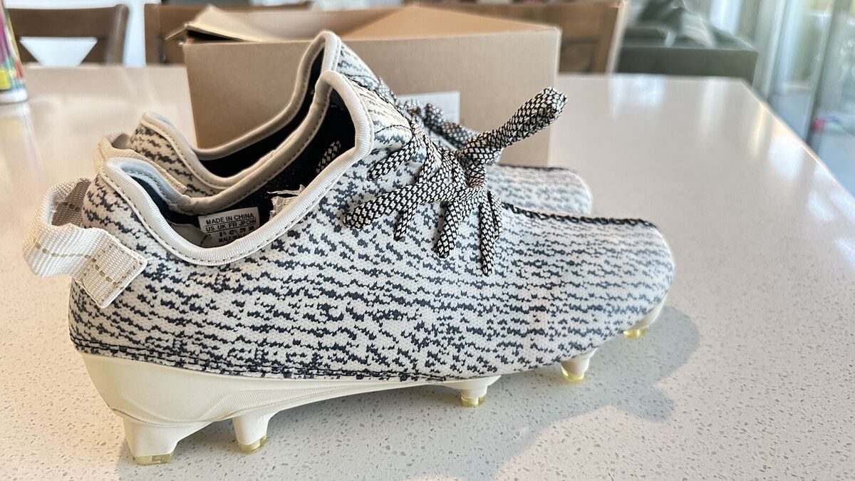 Size 9 - adidas Yeezy 350 Cleat Turtle Dove. American Size 9 - adidas Yeezy 350 Cleat Turtle Dove. American
