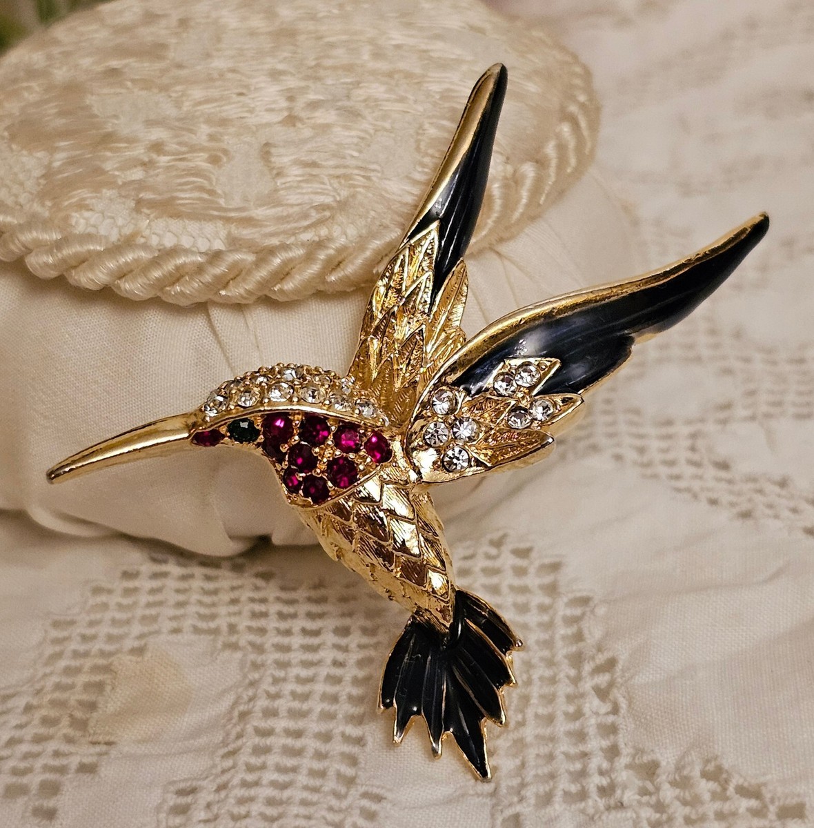 Broche Vintage Signée Colibri - Plaquée Or Avec émail Et Strass - Occasion En Excellent état