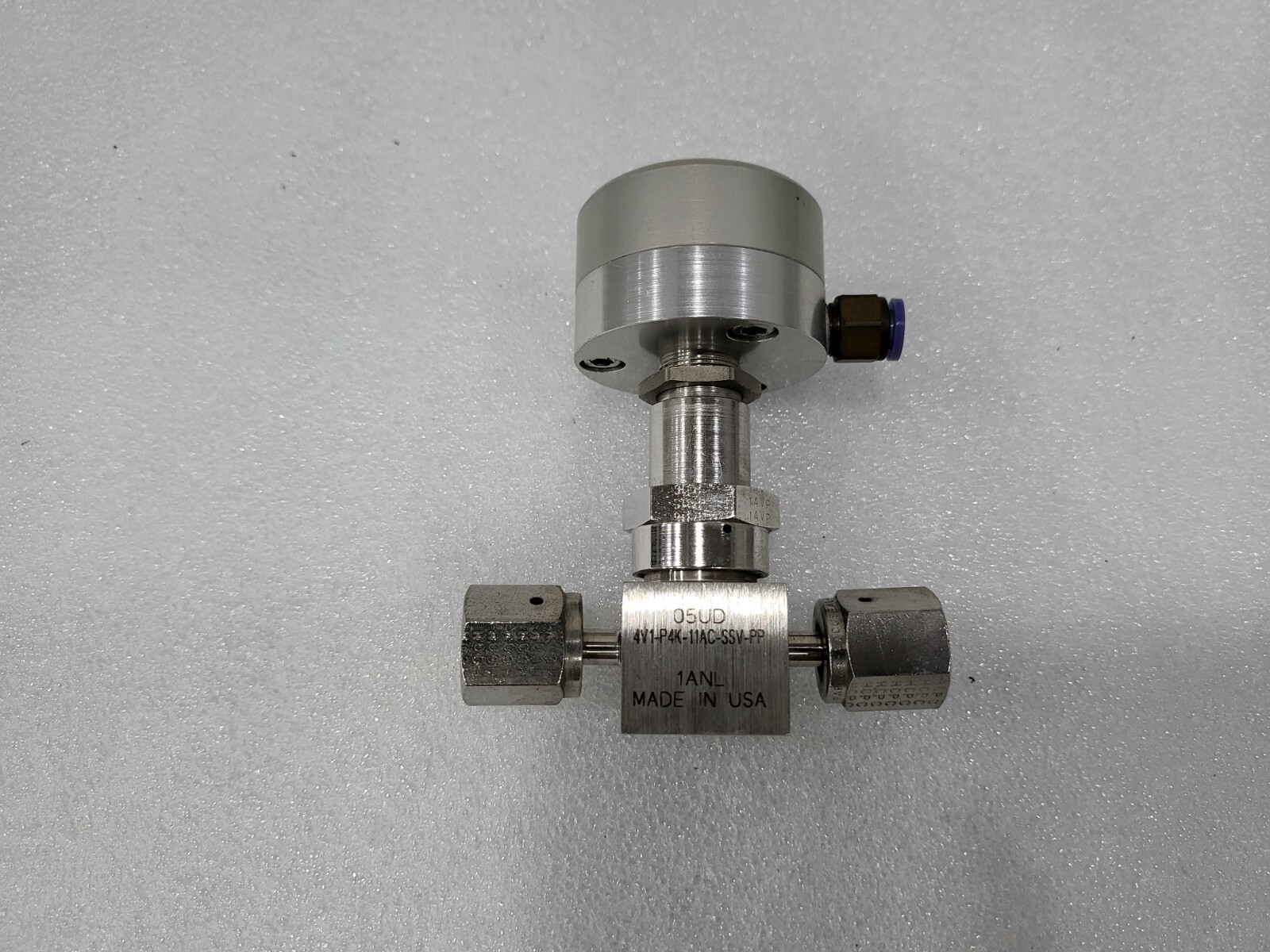 As-Is PARKER High Purity Bellows Valve 4V1-P4K-11AC-SSV-PP