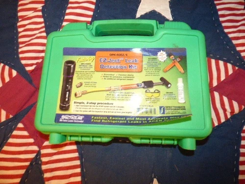 Spectroline OPK-40EZ/E Fluorescent Leak Detection Kit (LOOKS UNUSED )