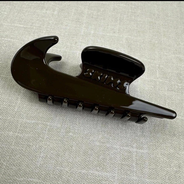 NIKE X SKIMS CLAW CLIP NYC EXCLUSIVE - Image 2 of 3