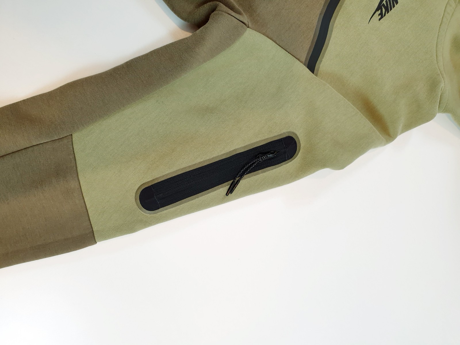 SACAI X NIKE NIKE Sportswear Felpa con Cappuccio Uomo Full Zip Tech Fleece Verde Pistacchio CU4489 334 Med