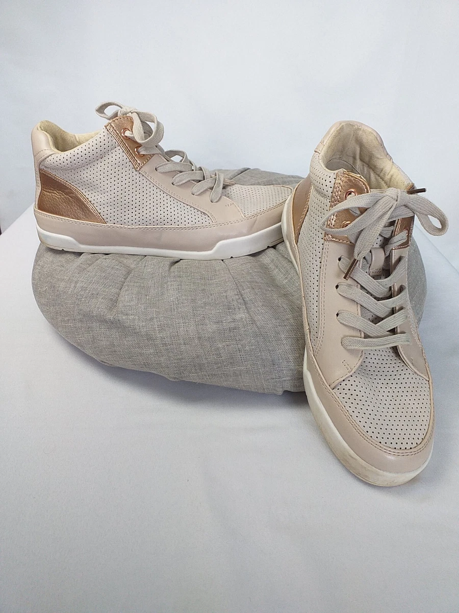 Sneakers with gold clearance trim