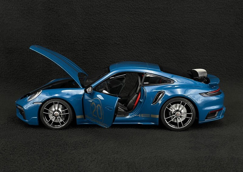Minichamps Porsche 911 Turbo S Coupe Sport Design 992 2021