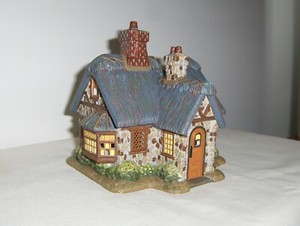 HI-Home Interiors Thomas Kinkade Stillwater Cottage Candle House