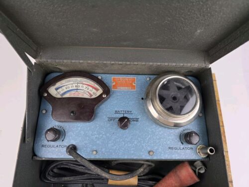 Vintage SUN Combustion Tester Model H 55 6 Volt - With Case & Instructions -RARE - Picture 4 of 20
