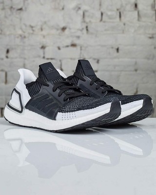 ultra boost 19 b37704