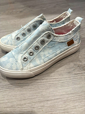 Blowfish Tie-Dye Canvas Slip-On Low Top Sneakers Blue/White/Pink Rubber Sole
