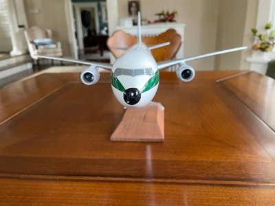 Alitalia Boeing 767-300 Model 1/100 Scale Diecast Aircraft Plane