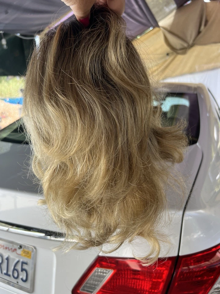 PELUCA ENVIDIA RUBIA ENCAJE ONDAS GLAMUROSAS Foto 3 de 4