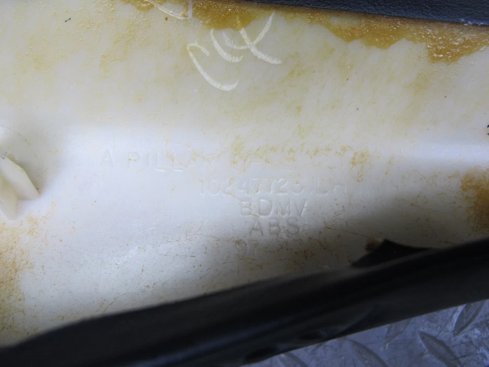 97-04 CHEVROLET CORVETTE C5 JUEGO DE 2 PANELES DE MOLDURA DE PILAR DELANTEROS INTERIORES A OEM Foto 3 de 4