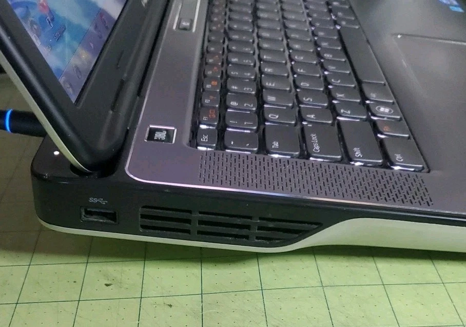 Laptop para juegos Dell XPS L502X 16 GB 256 GB SSD Core i7 8 núcleos cámara web Wifi Dvdrw  Foto 4 de 4