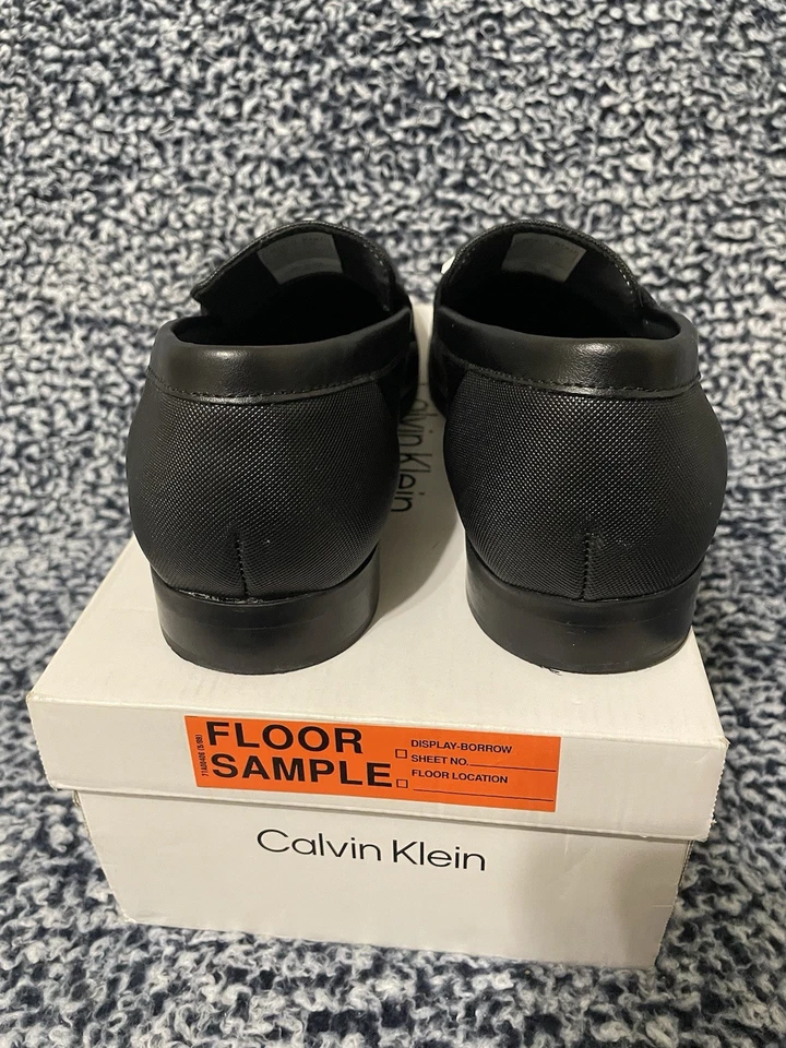 Calvin Klein 一脚蹬乐福鞋 10 码 黑色 — 第 3/4 张图片