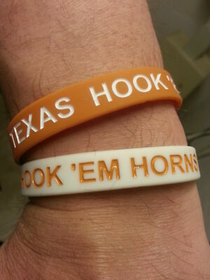 Texas Longhorns Wristbands Bracelets NCAA ''Texas Hook 'Em Horns'' Set Of 2