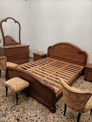 mobili usati in buono stato camera da letto e soggiorno tavolo privo di  sedie