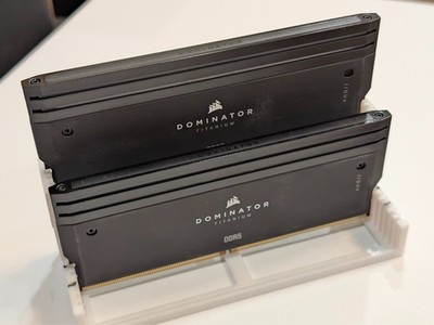 Corsair Dominator Titanium RGB 64GB 2x32GB DDR5 6400 6000 CL32 XMP 3.0 Black