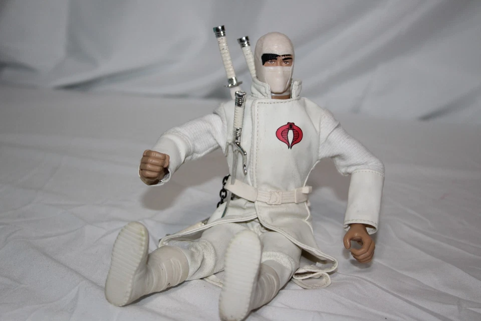 Hasbro G.I. 2008 Joe 12" Storm Shadow Figura Cobra Ninja Blanco Traje Katanas Foto 2 de 4