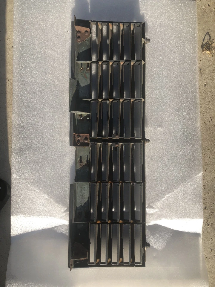 Jdm Mitsubishi Pajero mk1 Shogun Grill - Image 3 of 4