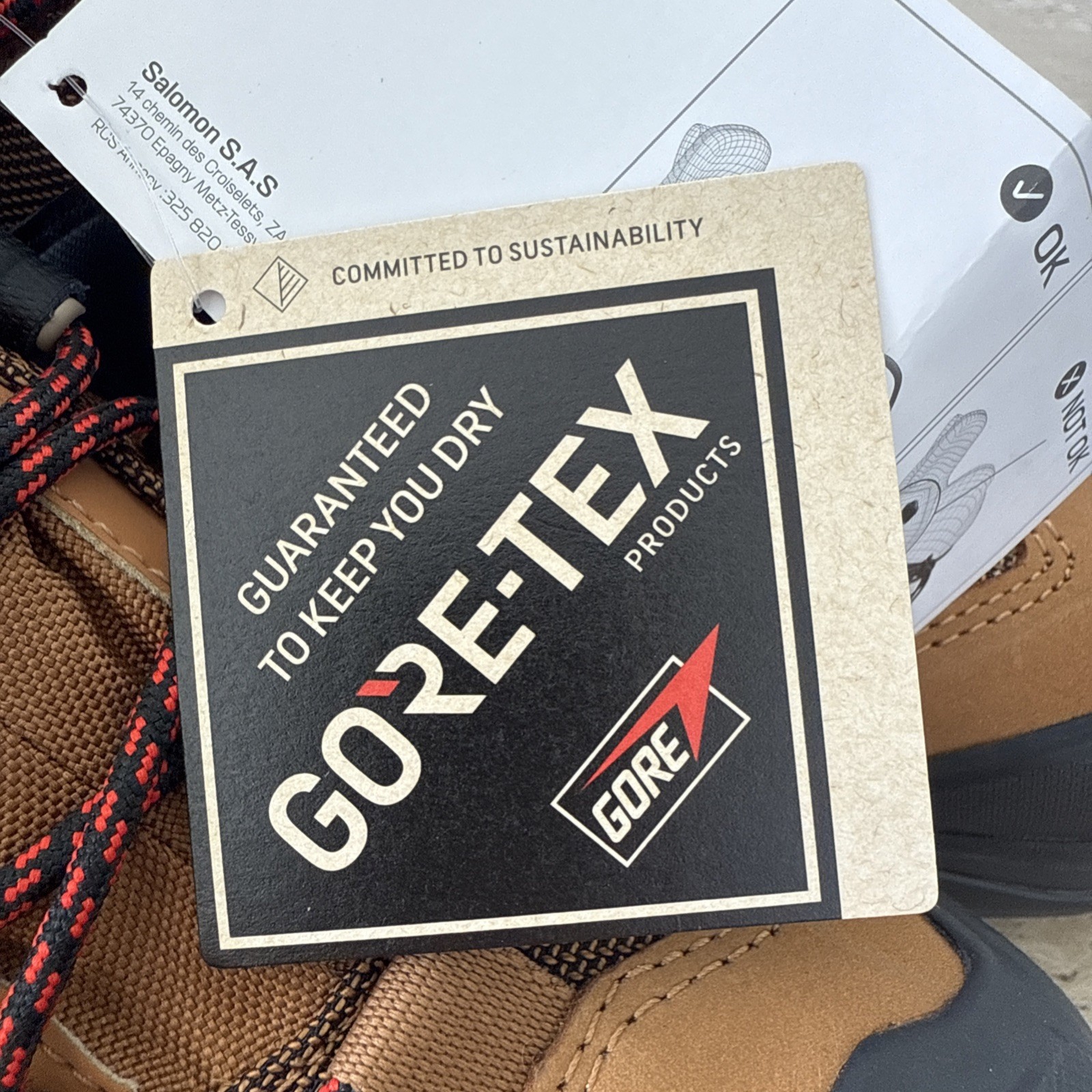 Stivali da trekking Salomon Quest 4D impermeabili Gore Tex taglia US 11 45 NUOVI scatola aperta