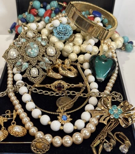 Vintage Estate Costume Jewelry Lot! SARAH COV, AVON and more!