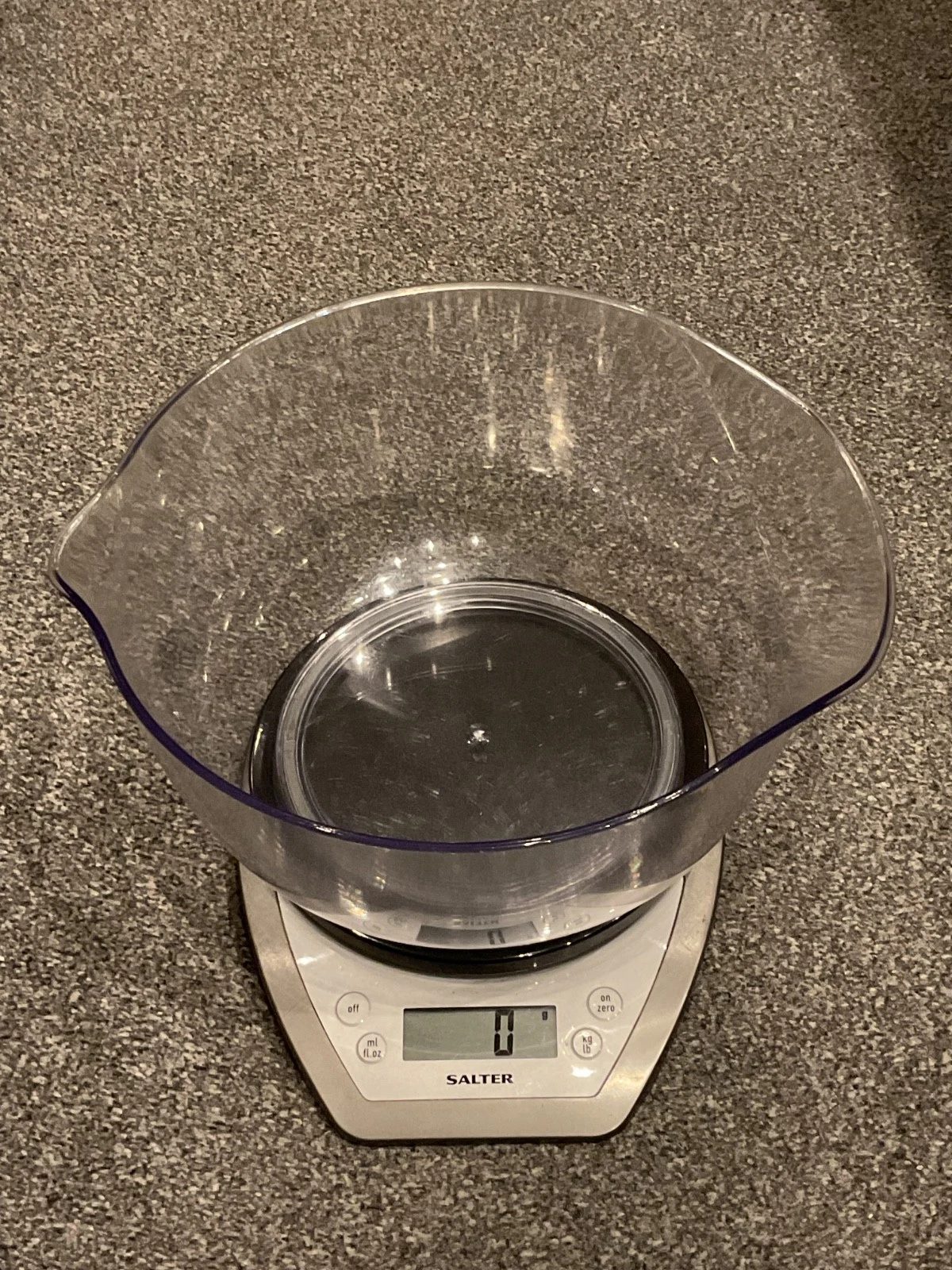 Salter 1024 SVDR electronic digital kitchen scales inc bowl - 5kg max.
Opens in a new window or tab