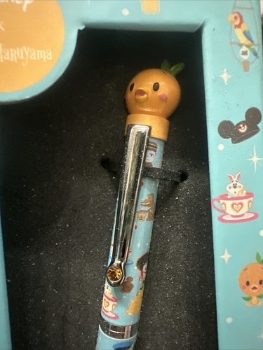 Lindo bolígrafo ejecutivo Maruyama A Walk In The Park Kingdom de los parques de Disney pájaro naranja - Imagen 2 de 4