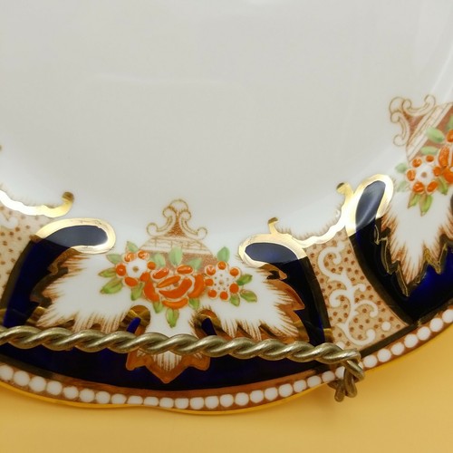 Rare Vintage 1930s ROYAL ALBERT ENGLAND Dessert Plate Pattern ROYALTY - Picture 6 of 12