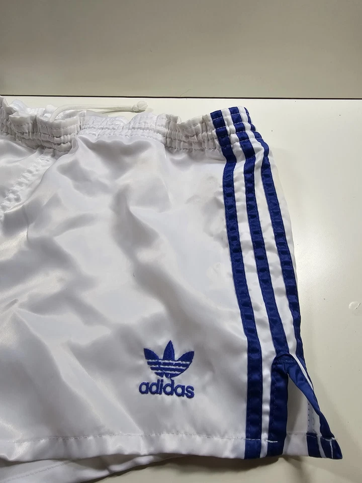 ADIDAS 80S FOOTBALL SOCCER SHORTS - Photo 3/4