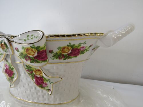 MINT ROYAL ALBERT OLD COUNTRY ROSES LARGE 17" WIDE CENTERPIECE BASKETWEAVE BOWL - Picture 4 of 9